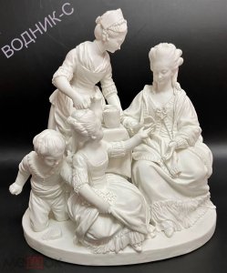 ���-����� ����� (��. Louis-Simon Boizot; 9 ������� 1743 � 10 ����� 1809) � ����������� ���������, ���������� � ��������������� �����. �� �������� ��� ����� ������ ���������� ����� �������, ������������� ������������ ���������� � ����� �� ��������� �������. ����� ������� ���� ������������ ��������� ���������� �������� ���������� �����������, � ����� � ���������� ����� ������� ��������.