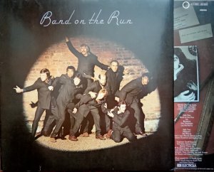 � ���� ��� �� ������ ������ ���������� �������� ���������� Band on the run � ����������� ����������� �������� � ��������� ������� ������. �� �� ������ ������ ������� ����� �� ��� ������� ������� FINGERNUT. ����� �� ���� ����� ����������, ����� ��� �������. ���������� ���� ��� �����, ����������.