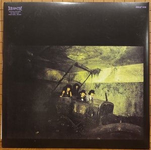 �������� ����� �������� �������� ���������������� �����  Poltergeist, ��� ���� �� ������� ����� ������ �������������� ������������� ���������� �����. �� ������� ���������������������� ����� �������� ��������� ���� An Old Castle Of Transylvania � �������������� ����� ������������ ����������, ���������� ��� ������ ������� ���������. 