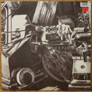 ������, ��� ������ ���� �� ����� - Une Nuit a Paris, ����������� �� �����, ���������� ������ �� Queen, ������ �� �� ������ ���� �� ���� ( �������, A Night At The Opera). 