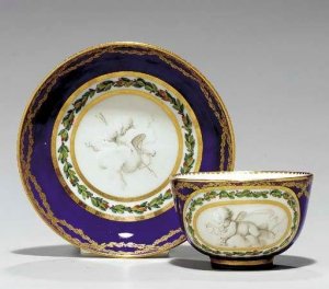 ����� � ������� Vincennes Bleu Lapis (1753�1754 ��.) ���� ������� �� �������� Christie�s � ���-����� � ��� 2008 ���� �� 2375 �������� ���