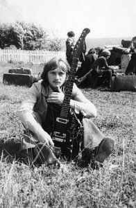 ���� ������� ������� 8 ����� 1956 ���� � ������ ������, ����������� �������. ������� � ������ ������ � ������ �������� �������� �������. ��� �� � ����� ���� ����������� �������, ����� � ����������� ��� �������ѻ. ������� ����������� ����������� ������� �� ������ ������. � ������ ��� ������������ ������� �����, ������������� ����, ����-���� � ��������. ��������� ���������� � ������� ������.