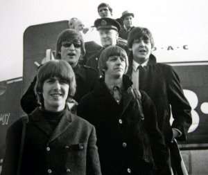 11 ����� 1965 ����� ������������ � ������ � ��������� ��������, ��� ��� ��������� � ������ Help!.