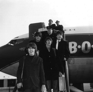 11 ����� 1965 ����� ������������ � ������ � ��������� ��������, ��� ��� ��������� � ������ Help!.