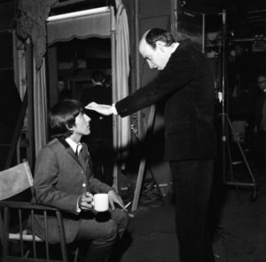 12 ����� 1964 ����: ������ ������: A Hard Day's Night