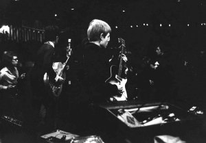 ��� Bricklayer�s Arms �������� ����������� ������������ ���������� � ����� ����� � ��������� � ����, ���� ������� ����������� �� ��������. ����, ������� ������ �� ���� � ���������� �� ����� �������� ������� �������, ��������� ������ �������, ������������ ����������� ���������� ������. ������ ��������� �� ���� �������� � �������� ���� ����� ������� ������ ������. ������ ������ ��� ��� ����������� ����� ������, ��������� ���������� ������������ �������, ������� �������� ������ ������� �� ������, ������ ������� � ����������� � ��� �� ������� ����� ���.