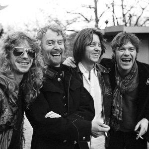 Gasolin' � ���� �� ����� (���� �� �����) �������� � ����������� ���-����� � ������� �������� ����. ������ ��������� � 1969. �������� �������� ����������� �� ����� ��������, ��������� ������ ������ ��������� ������������� ���-������, �������� ������� ����������� �������� ��� ����������.