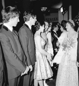 1963.11.04 � London. Prince of Wales Theatre. 