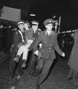 1963.11.04 � London. Prince of Wales Theatre