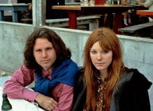 28 ���� 1971‑��: ���� �������� � ������ ������ � ���‑˸‑�������� (Saint-Leu-d�Esserent). ����� ������, 3 ����, ���� ���� �� �����.