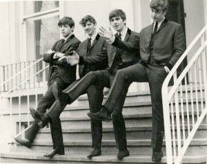 1963.03.05 - London. Front steps of EMI Abbey Road Studios 01 