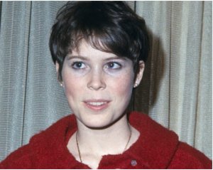 ������� ������ ����� ������������ �� ������� �������� ����� �Dear Prudence�.