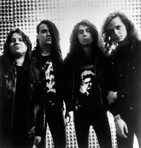 Voivod � ����������� ��������� �����-������ �� �������, ���������� � 1982 ����. ��� �������� ���������� ��������������� ���������, ���������� thrash, ������������� ����� � ����. ������������ ������ ������� ��������� ���� Snake �������, ��������� ���� Piggy Ē�����, ����������� ������ Away ��������� � ������� ����-��� Blacky �����. 