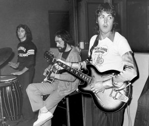     Danny Laine, Dave Mason & Paul McCartney      Listen What The Man Said / 1975   