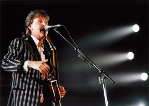 ��� ��������� � ��������� 24 ������ 1993 ����, ��� ������ ������� � ����� ������� � ��� ���, ��� The Beatles ������ �� �������� ���� ������ � 1964 ����.