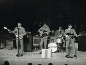 The Beatles ������: Mersey Beat Showcase, ������� �������, 25 ������ 1963 �. | ������ ����