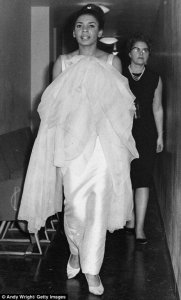 Shirley Bassey �� �������� ����� 25 ������ 1963 � ��������