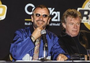 1 ��� 2000 Plaza Hotel, ���-����  Ringo & Dave Edmunds