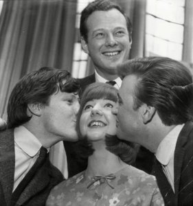    * Brian Epstein (top) / Tommy Quickly And Billy �. Kramer kissing Cilla Black / 21 Apr 1964. 
