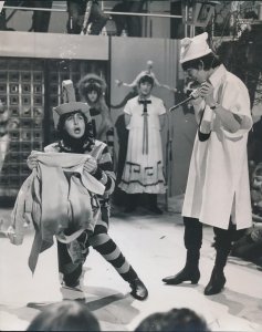 ���� ��������� ����� 1964 � �Around The Beatles� TV Special