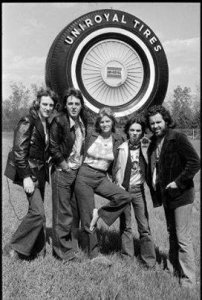7 ��� 1976: