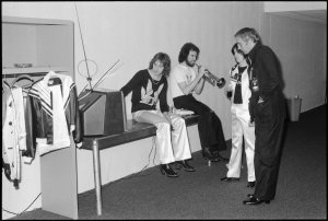 10 ��� 1976