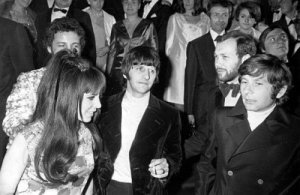 18 ��� 1968 - ����� � ����� � ���������� ������� �������� �� ������ ������ Joanna �� �������� �������������. �������� ������� ������� �� ������� ����� ����, ������� ����� ���� � ������