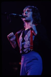18 � 19 ��� 1976