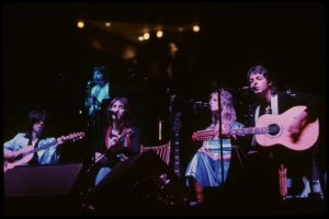 18 � 19 ��� 1976 ��� � Wings ���� �������� � ���� ���� �������� � �������