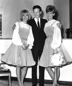     * Brian Epstein with New Christy Minstrels members Ann White and Karen Gunderson / 7.01.1965, London.   