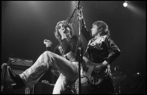 27 ��� 1976