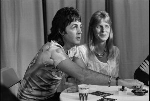 10 ���� 1976