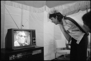 10 ���� 1976