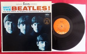 ������ ����e������, 1976