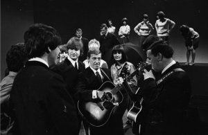    * KARL DENVER TRIO PERFORMING AT SHINDIG FINALE WITH THE BEATLES (RINGO STARR;JOHN LENNON;PAUL MCCARTNEY;GEORGE HARRISON), LYN CORNELL, SANDIE SHAW AND THE SHINDIG DANCERS