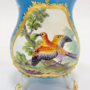 https://antiqueland.ru/good/7777/slivochnik-sevres-1759-1760-k/