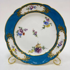 https://antiqueland.ru/good/8148/tarelka-sevres-1761g/