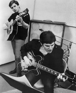     * ���� ����� (Steve Barri) � �.�.����� (P.F.Sloan).    