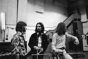 ������: You Never Give Me Your Money, Golden Slumbers, Carry That Weight