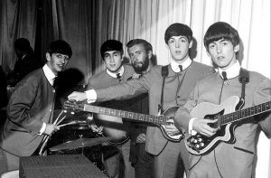 8 ������� 1963 The Beatles �������� ��� �������� � Candie Gardens � ������.