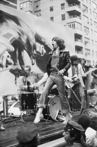 ��� ����� ����, ����� The Rolling Stones ������ �������� ������ ������ ������ ����, � ������ ��. � ��� ������ �� ����� ������� � ��������, ��� ��� �������� ������� � �������� ���������. ������� � ������� �����‑�����������, ����� �� ����� � ����� ����� �� ������. � �����: ��� ����� �������� ��������, � The Rolling Stones ��� ��� �� ���� ����������. ����� � �������, ��� ������  ��� ����� �� ���������, � ��������� �����.