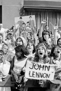 The Beatles � ���-����� �� ����� ������ ������������������� ���� ����� ��������� � ������-�����. �������� ������ ��������� � ����� Delmonico � ���-�����, ��� ������������ ������, 28 ������� 1964 ����.