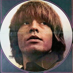 ������ � �������� �� ������� Idolnytt, Nr. 11/12 1965  (�������� ����������� ������, ����������� ���-�������� 1960-� �����). Idolnytt �������� ���������� �� ������� �������� (� �������������) ���-�������� 1960-� �����. 