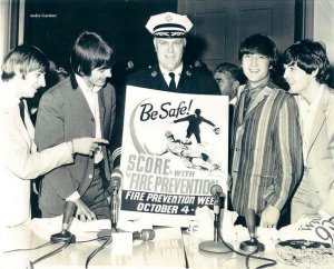 2 �������� 1964: http://www.triumphpc.com/mersey-beat/archives/beatles-philadelphia.shtml 