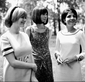     * Marianne Faithfull, Sandie Shaw & Dana Valery. 