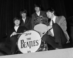 8 c������� 1964: ������� �����: �����, ��������, ������