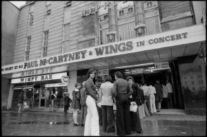 ������� ������ Wings: ����� Gaumont, �����������.