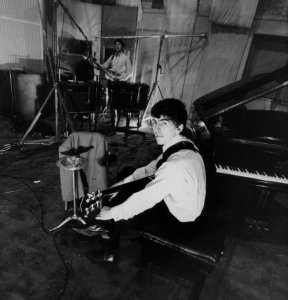 12 �������� 1963: