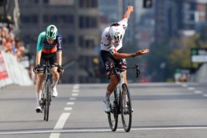 ����� ���� ���� �� UAE Team Emirates � XRG ������� �� ����-��� ��������, �������� ���� ������� �� Decathlon CMA CGM � ������� �� ����� � ������ 214,4-������������ ���������. ����� ���������� � 5 ����� 13 ����� � 16 ������.