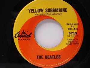 17 �������� 1966 Yellow Submarine, ������ ������ � ��� 30 (US Billboard).